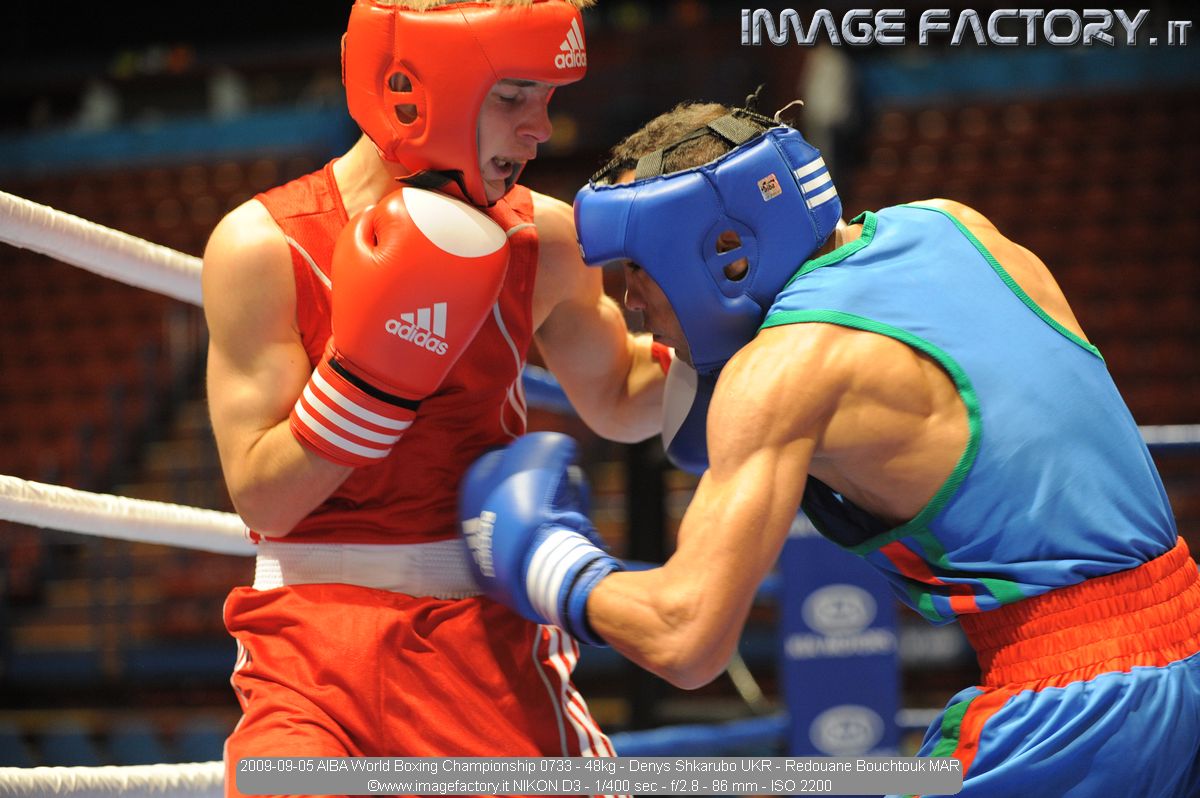 2009-09-05 AIBA World Boxing Championship 0733 - 48kg - Denys Shkarubo UKR - Redouane Bouchtouk MAR